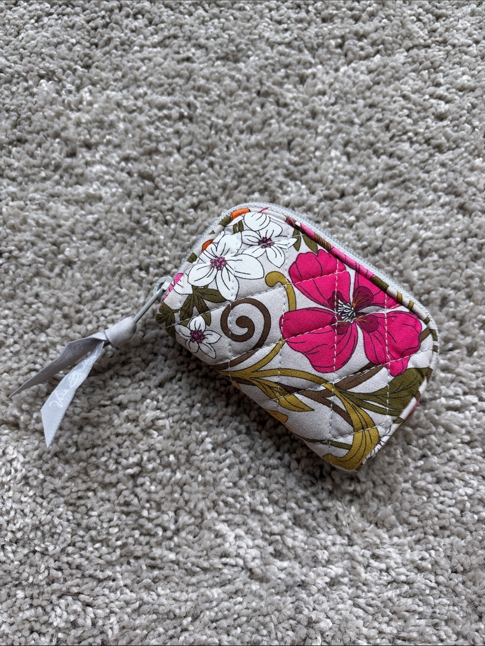 ✨ Vera Bradley Earbud Travel Case